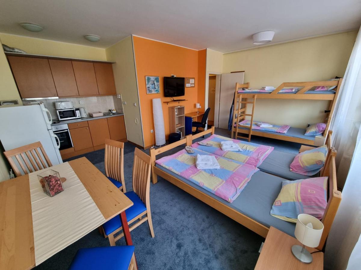 Spirit Hostel And Apartments Beograd Eksteriør billede